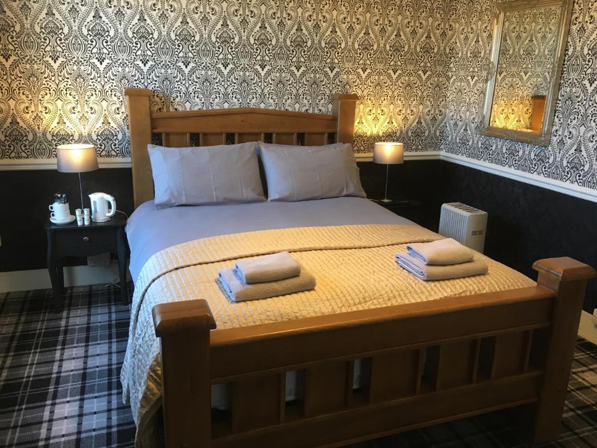 The White Hart Pub And Rooms Cranleigh Ngoại thất bức ảnh