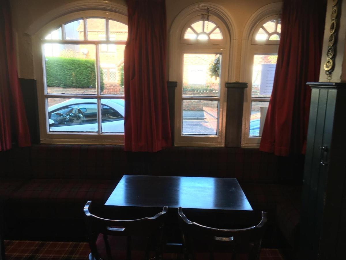 The White Hart Pub And Rooms Cranleigh Ngoại thất bức ảnh