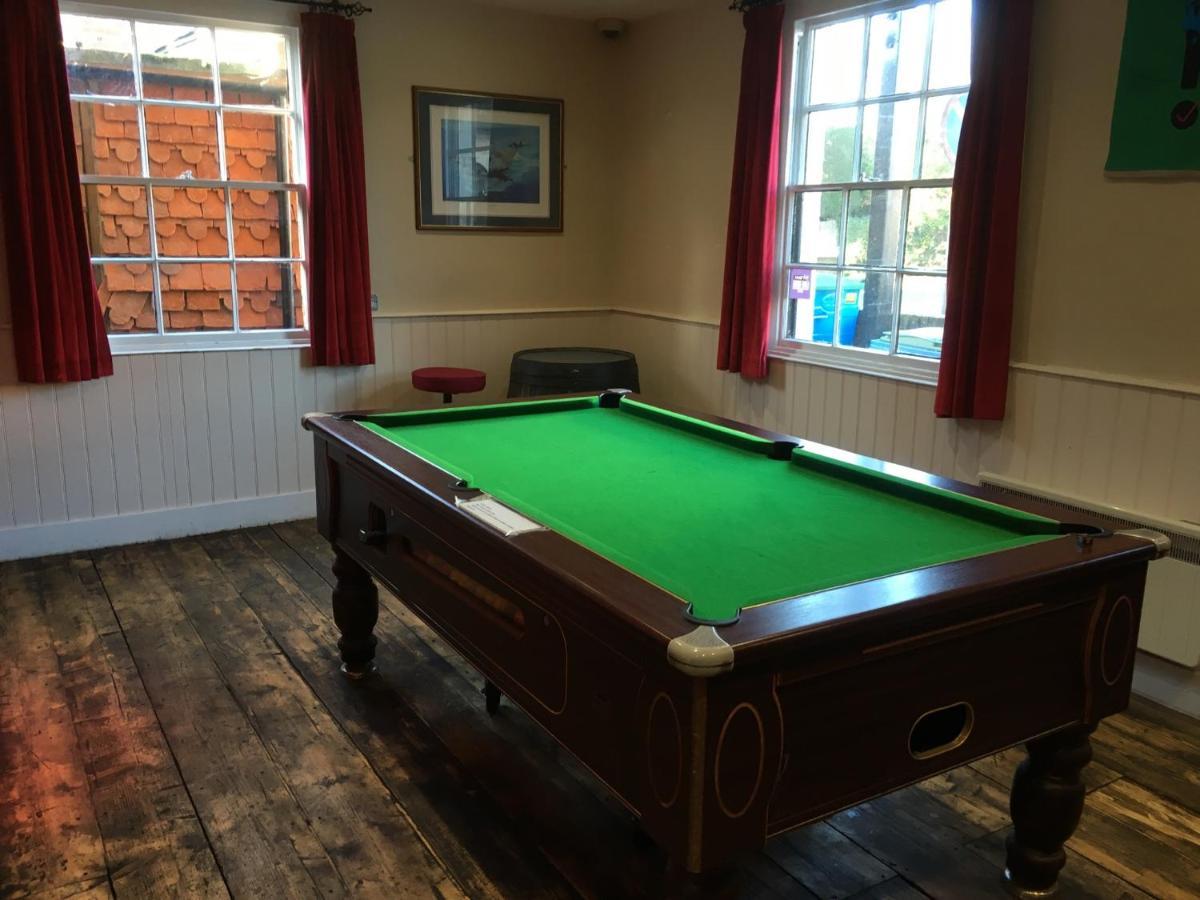 The White Hart Pub And Rooms Cranleigh Ngoại thất bức ảnh