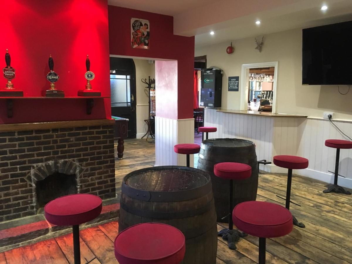 The White Hart Pub And Rooms Cranleigh Ngoại thất bức ảnh
