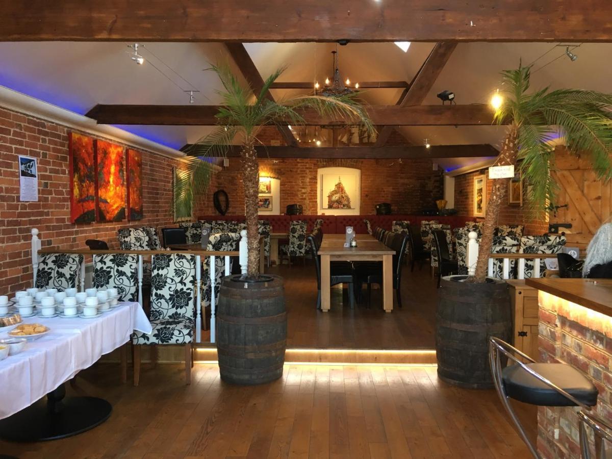 The White Hart Pub And Rooms Cranleigh Ngoại thất bức ảnh