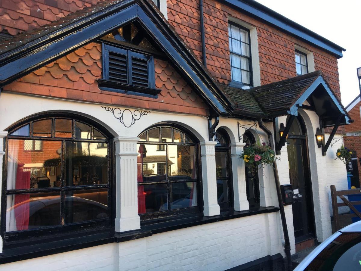 The White Hart Pub And Rooms Cranleigh Ngoại thất bức ảnh